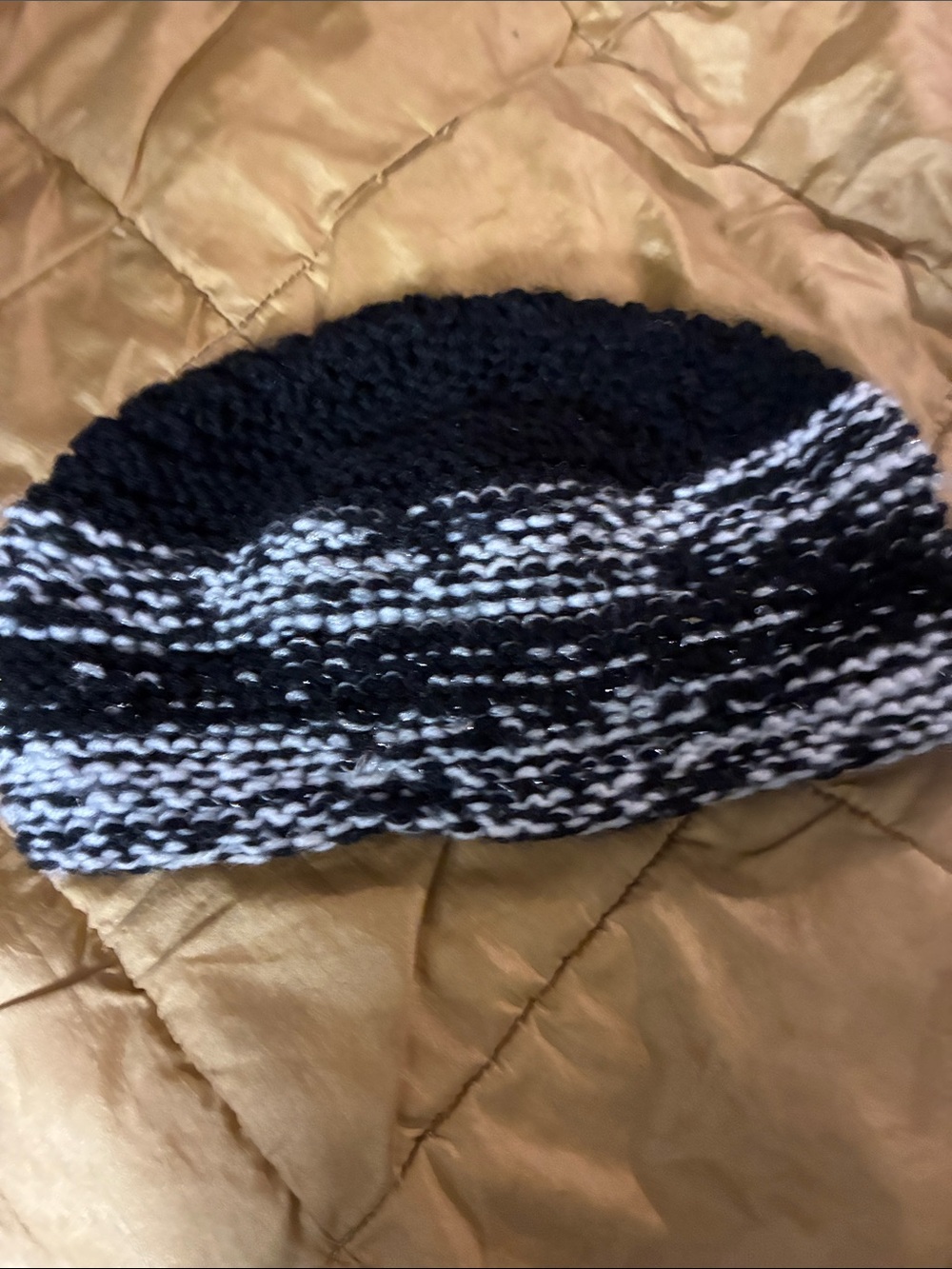 Black & White Knit Beanie Hat - Women's Accessory